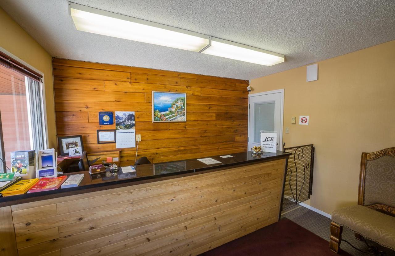 Westwood Motel 100 Mile House Exteriér fotografie